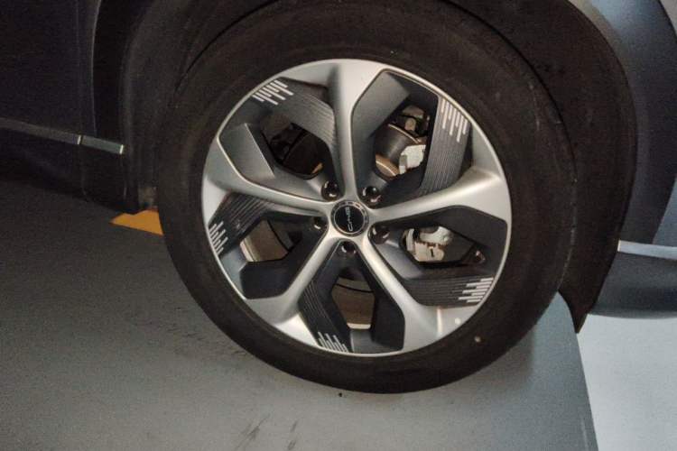 Used BYD Frigate 07 2023 DM-i 100KM Flagship Model Right Front Wheel Hub