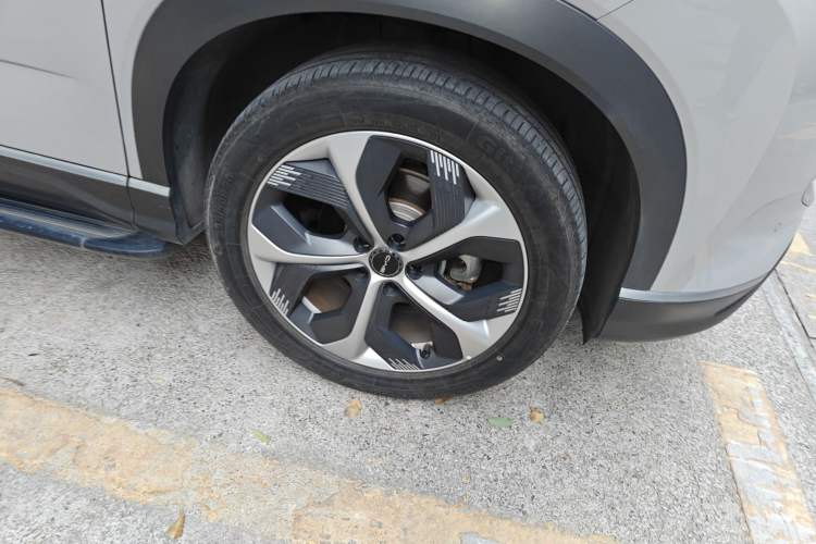 Used BYD Frigate 07 2023 DM-i 100KM Prestige Model Right Front Wheel Hub