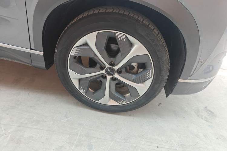 Used BYD Frigate 07 2023 DM-i 100KM Flagship Model Right Front Wheel Hub
