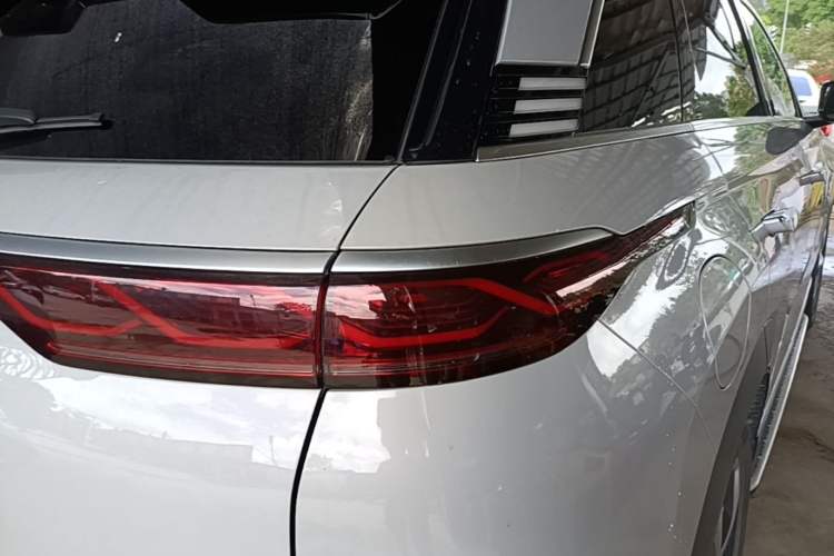 Used BYD Frigate 07 2023 DM-i 100KM Flagship Model Right Rear Taillight