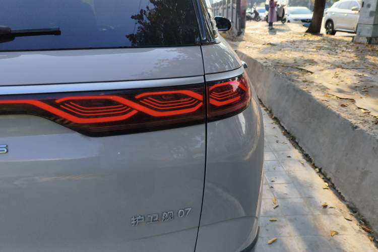 Used BYD Frigate 07 2023 DM-p 175 km Four-Wheel Drive Flagship Model Right Rear Taillight