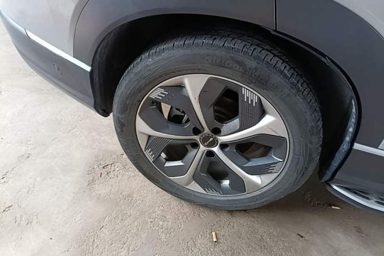 Used BYD Frigate 07 2023 DM-i 100KM Flagship Model Right Rear Wheel Hub