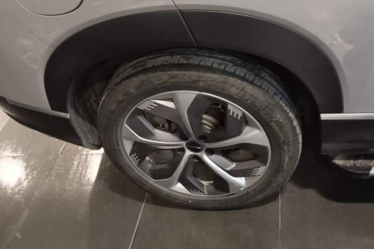 Used BYD Frigate 07 2023 DM-i 100KM Flagship Model Right Rear Wheel Hub