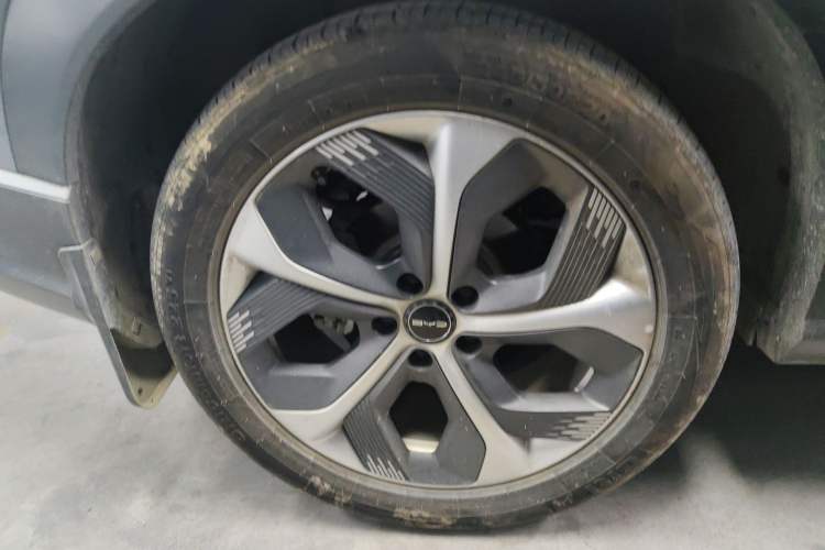 Used BYD Frigate 07 2023 DM-i 205KM Flagship Model Right Rear Wheel Hub