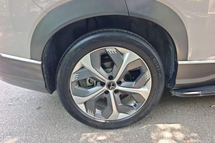 Used BYD Frigate 07 2023 DM-i 205KM Prestige Model Right Rear Wheel Hub