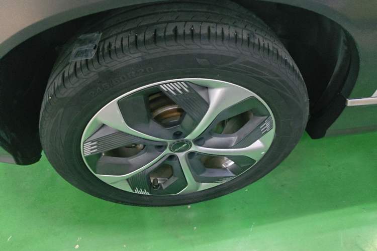 Used BYD Frigate 07 2023 DM-i 100KM Flagship Model Right Rear Wheel Hub