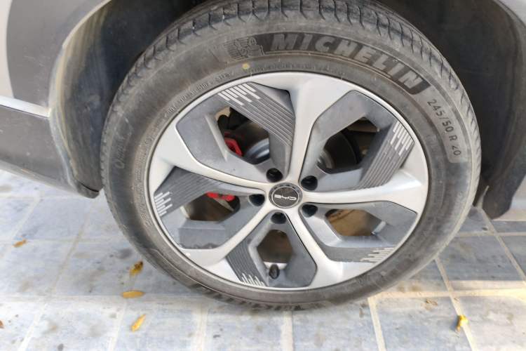 Used BYD Frigate 07 2023 DM-p 175 km Four-Wheel Drive Flagship Model Right Rear Wheel Hub