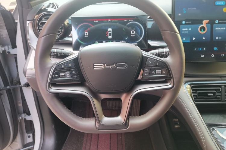 Used BYD Frigate 07 2023 DM-p 175 km Four-Wheel Drive Flagship Model Steering Wheel