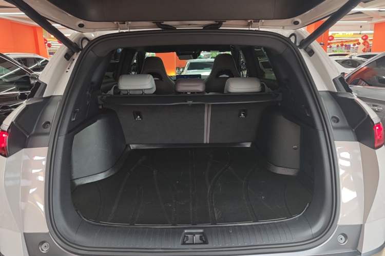 Used BYD Frigate 07 2023 DM-i 100KM Flagship Model Trunk