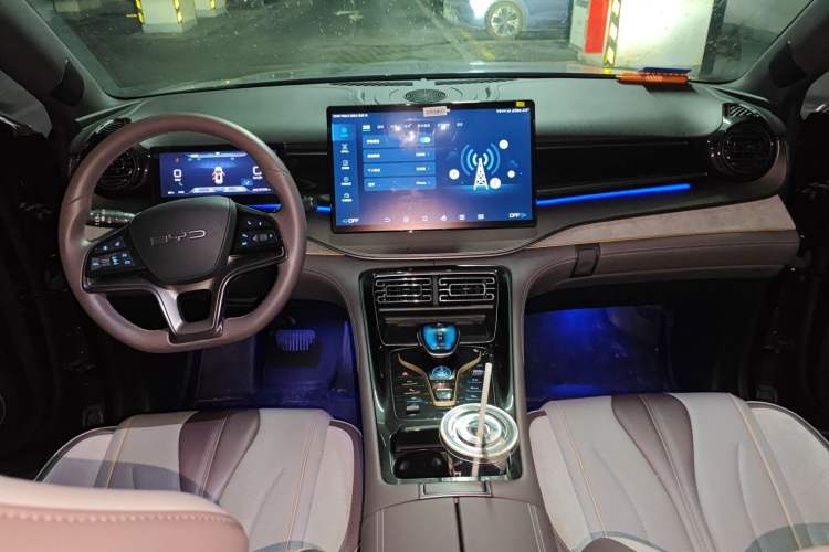 Used BYD Frigate 07 2023 DM-i 100KM Prestige Model Center Console