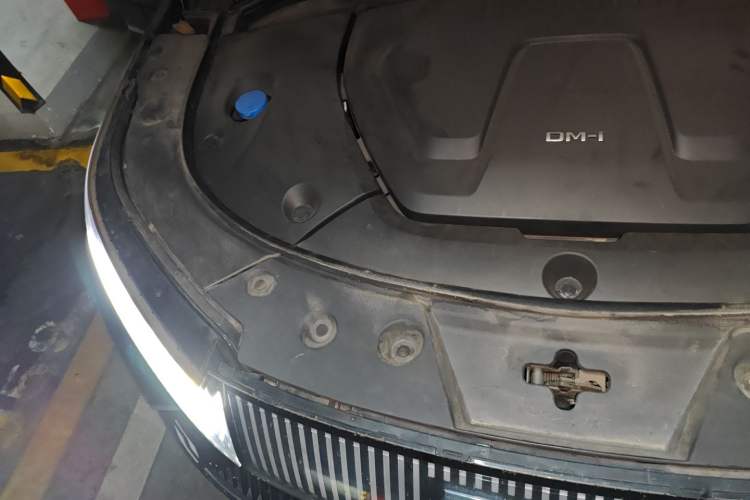 Used BYD Frigate 07 2023 DM-i 100KM Prestige Model Engine Bay Right