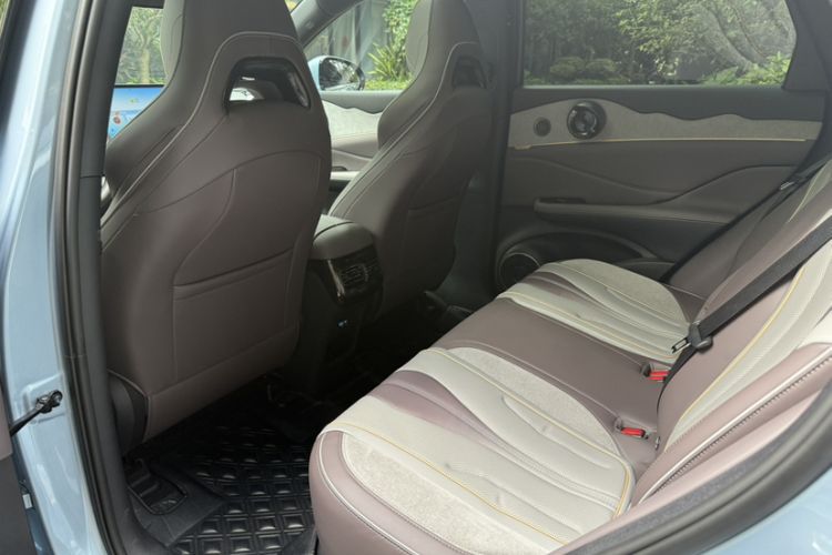 Used BYD Frigate 07 2023 DM-i 205KM Flagship Model Interior 4