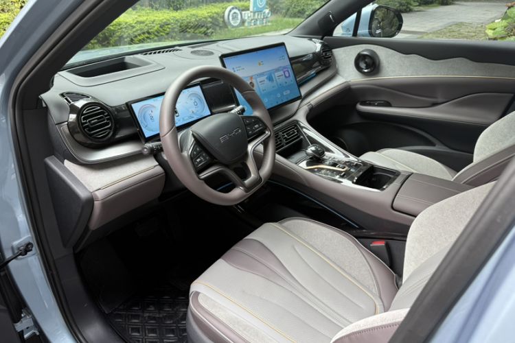 Used BYD Frigate 07 2023 DM-i 205KM Flagship Model Left Front Seat