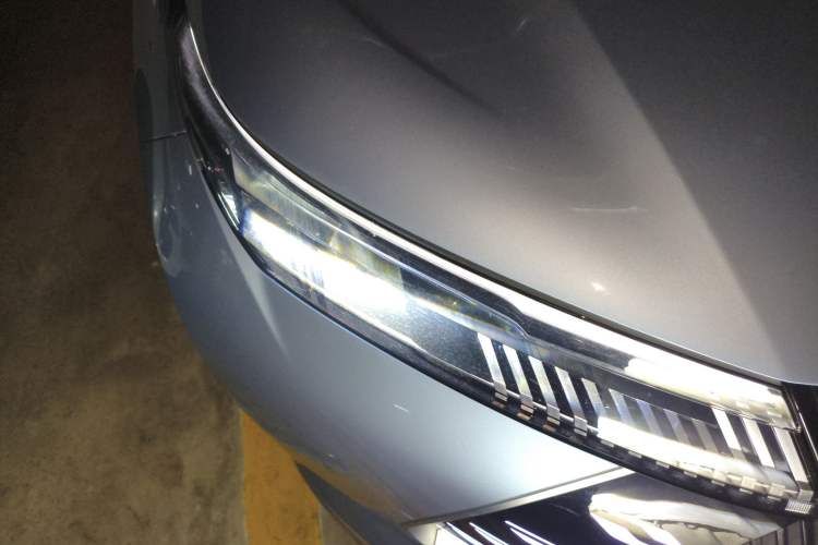 Used BYD Frigate 07 2023 DM-i 205KM Prestige Model Right Front Headlight