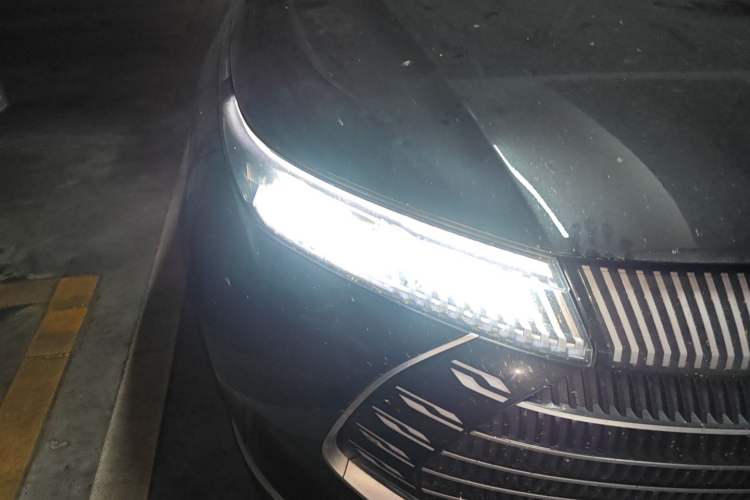 Used BYD Frigate 07 2023 DM-i 100KM Prestige Model Right Front Headlight