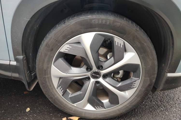 Used BYD Frigate 07 2023 DM-i 205KM Flagship Model Right Front Wheel Hub