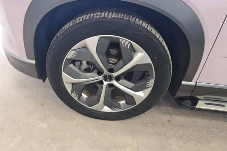 Used BYD Frigate 07 2023 DM-i 205KM Prestige Model Left Front Wheel Hub