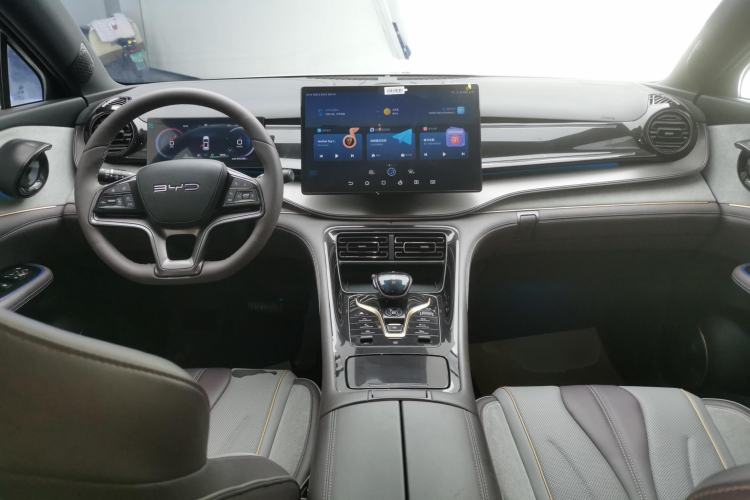 Used BYD Frigate 07 2023 DM-i 100KM Prestige Model Center Console