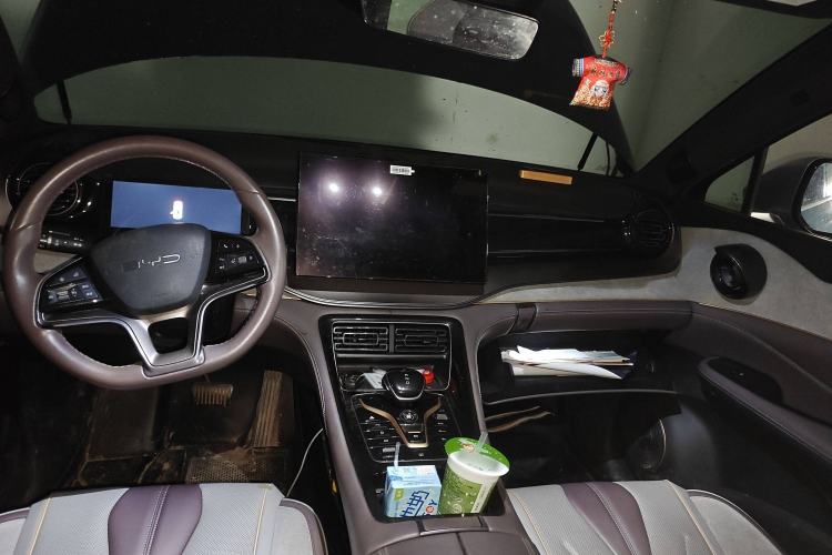 Used BYD Frigate 07 2023 DM-i 100KM Luxury Model Center Console