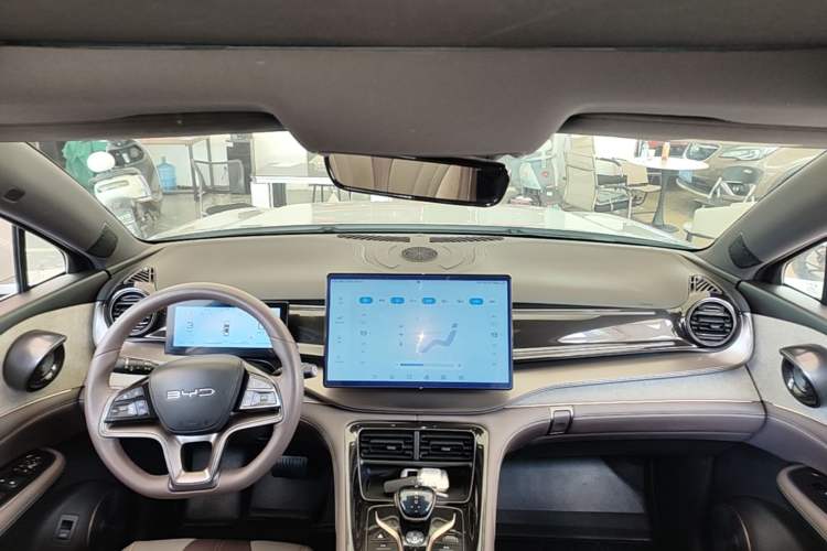 Used BYD Frigate 07 2023 DM-i 100KM Prestige Model Center Console