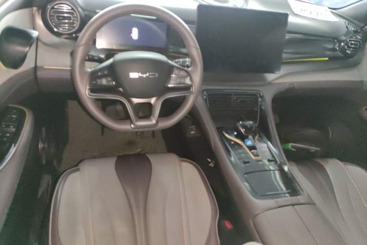 Used BYD Frigate 07 2023 DM-i 100KM Prestige Model Center Console