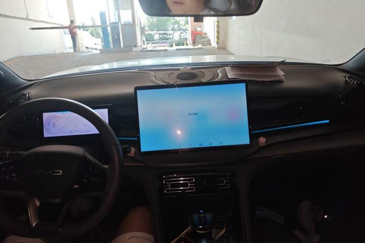Used BYD Frigate 07 2023 DM-i 100KM Luxury Model Center Console