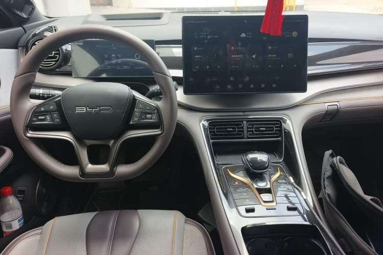 Used BYD Frigate 07 2023 DM-i 100KM Flagship Model Center Console