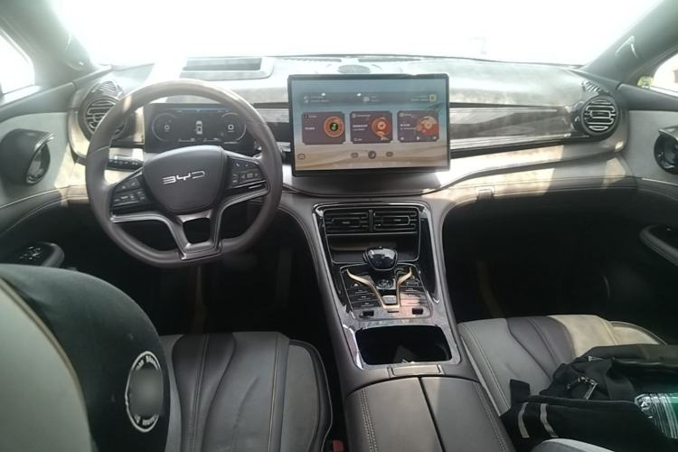 Used BYD Frigate 07 2023 DM-i 100KM Flagship Model Center Console
