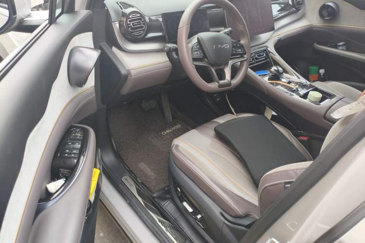 Used BYD Frigate 07 2023 DM-i 100KM Prestige Model Driver Seat