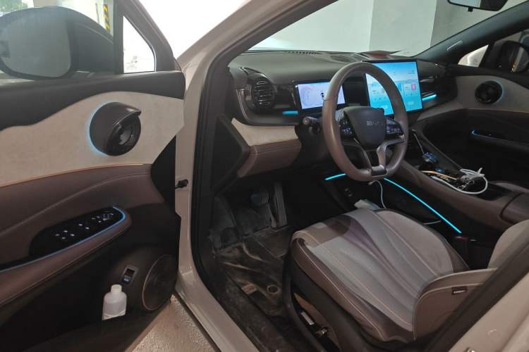 Used BYD Frigate 07 2023 DM-i 100KM Luxury Model Driver Seat