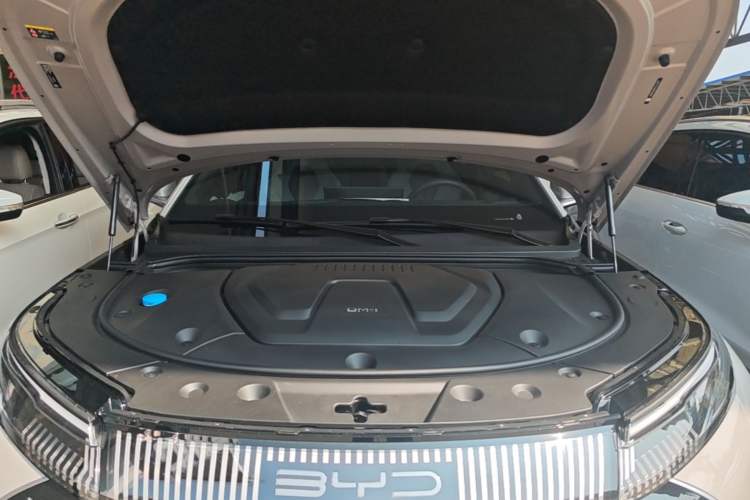 Used BYD Frigate 07 2023 DM-i 205KM Flagship Model Engine Bay