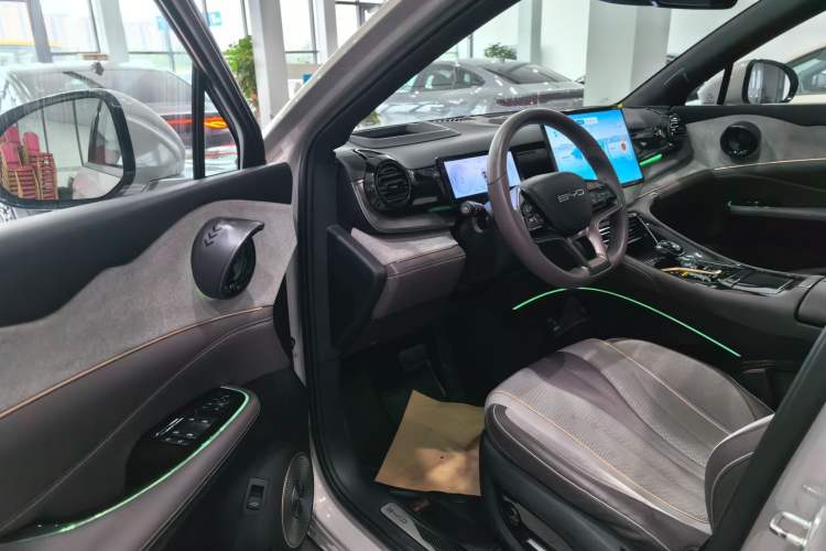 Used BYD Frigate 07 2023 DM-i 100KM Flagship Model Engine Bay