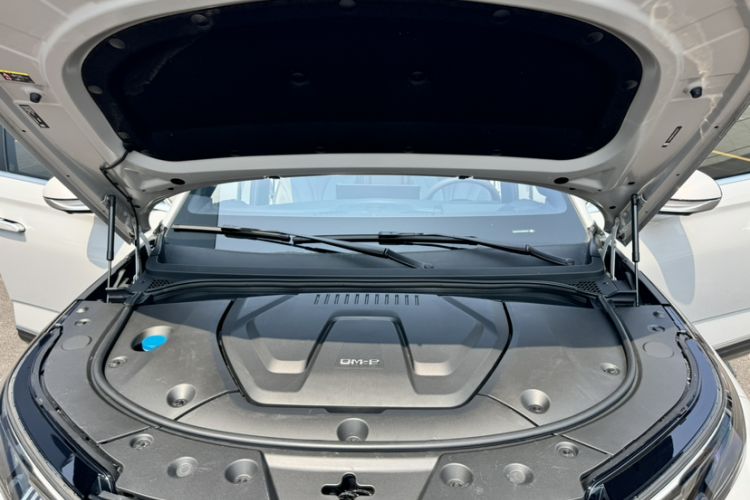Used BYD Frigate 07 2023 DM-p 175 km Four-Wheel Drive Flagship Model Engine Bay