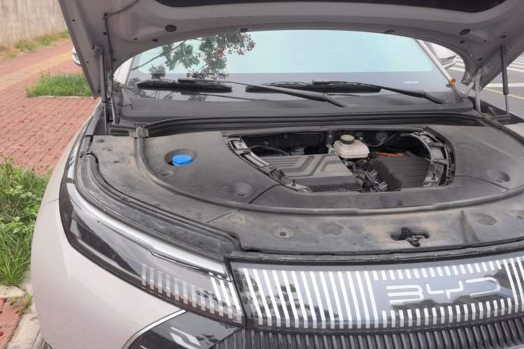 Used BYD Frigate 07 2023 DM-i 205KM Prestige Model Engine Bay Right