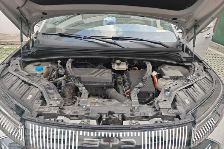 Used BYD Frigate 07 2023 DM-p 175 km Four-Wheel Drive Flagship Model Engine Bay
