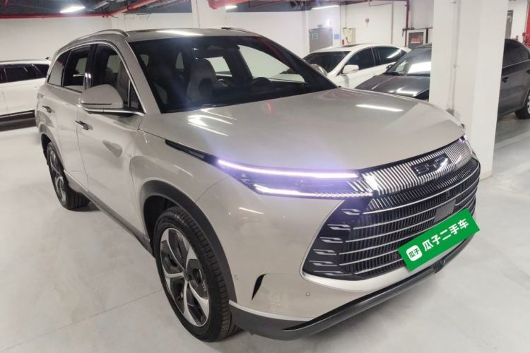 Used BYD Frigate 07 2023 DM-i 100KM Flagship Model Front Right 45 Deg
