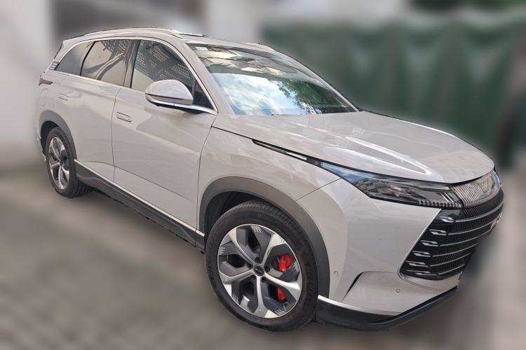 Used BYD Frigate 07 2023 DM-p 175 km Four-Wheel Drive Flagship Model Front Right 45 Deg