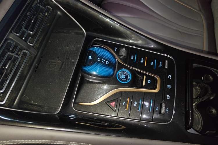 Used BYD Frigate 07 2023 DM-p 175 km Four-Wheel Drive Flagship Model Gear Lever