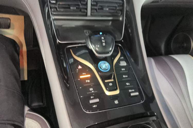 Used BYD Frigate 07 2023 DM-i 100KM Flagship Model Gear Lever