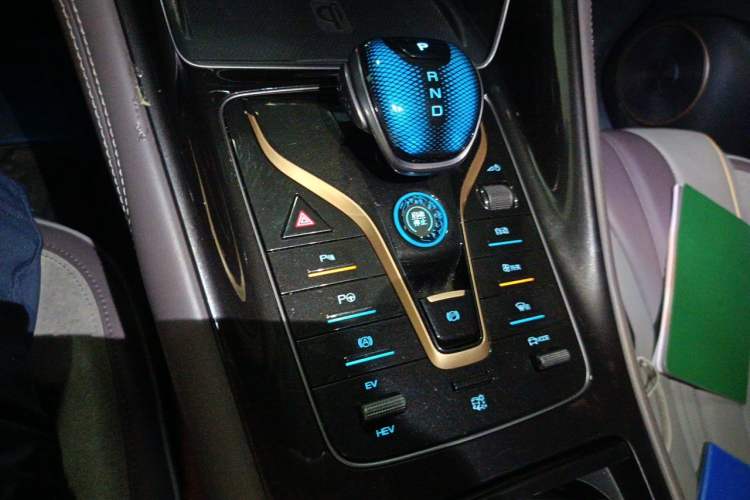 Used BYD Frigate 07 2023 DM-i 100KM Flagship Model Gear Lever