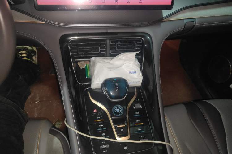 Used BYD Frigate 07 2023 DM-i 205KM Prestige Model Gear Lever