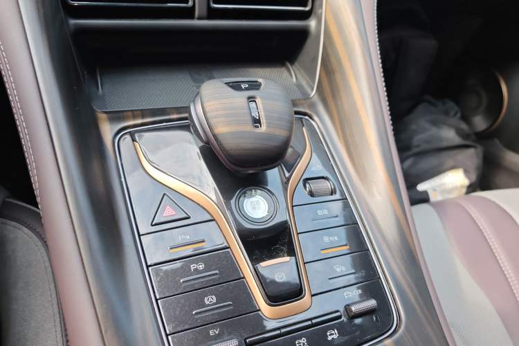 Used BYD Frigate 07 2023 DM-p 175 km Four-Wheel Drive Flagship Model Gear Lever