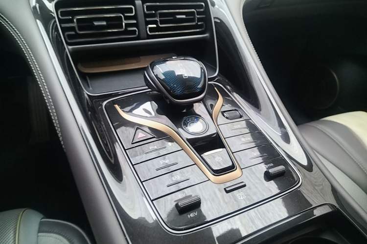 Used BYD Frigate 07 2023 DM-i 100KM Flagship Model Gear Lever