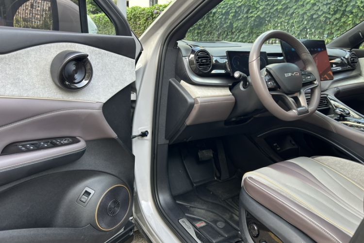 Used BYD Frigate 07 2023 DM-i 100KM Flagship Model Interior 2