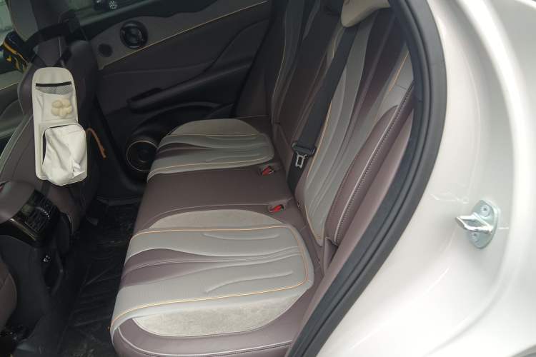 Used BYD Frigate 07 2023 DM-i 100KM Flagship Model Interior 4
