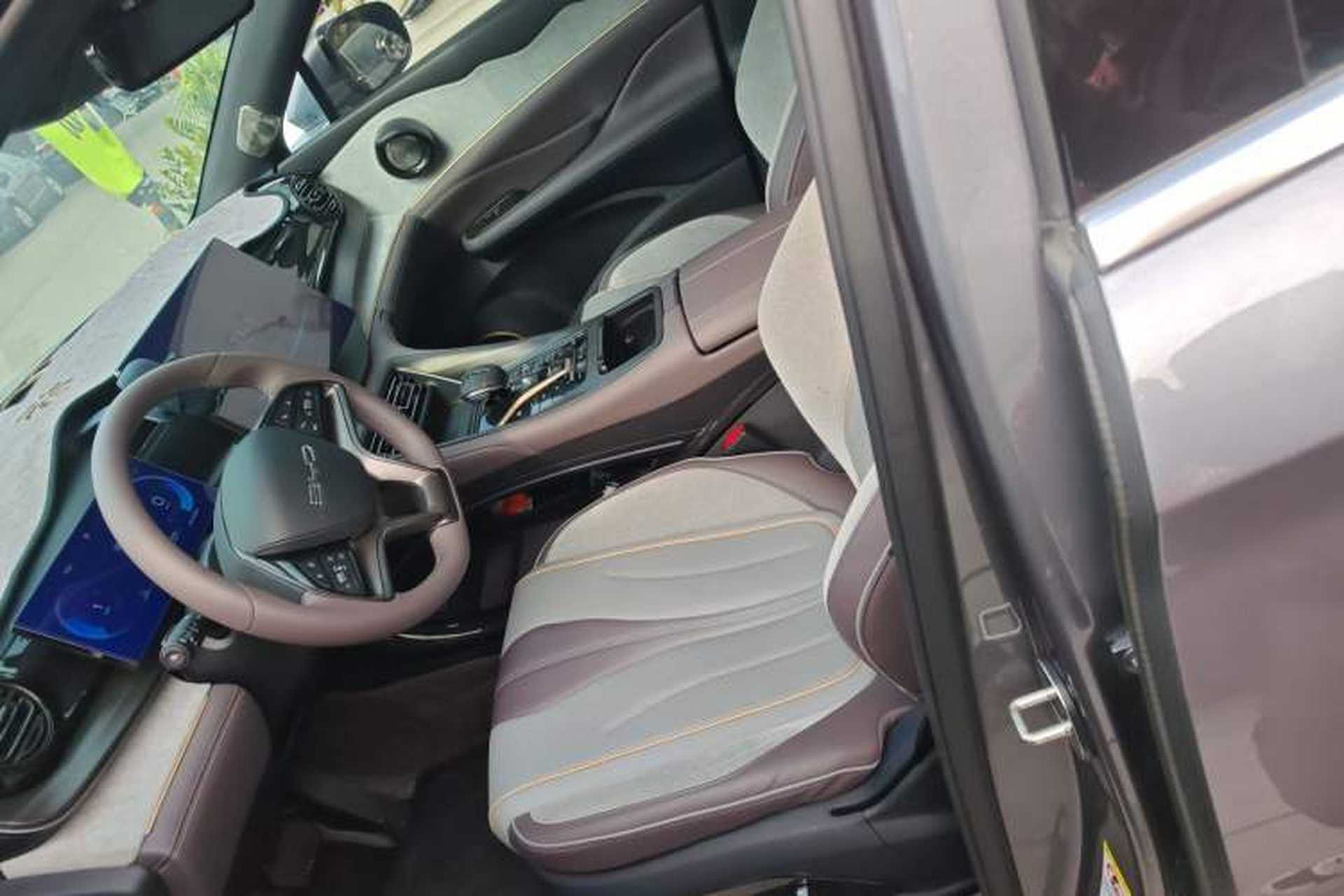 Used BYD Frigate 07 2023 DM-p 175 km Four-Wheel Drive Flagship Model Left Front Seat