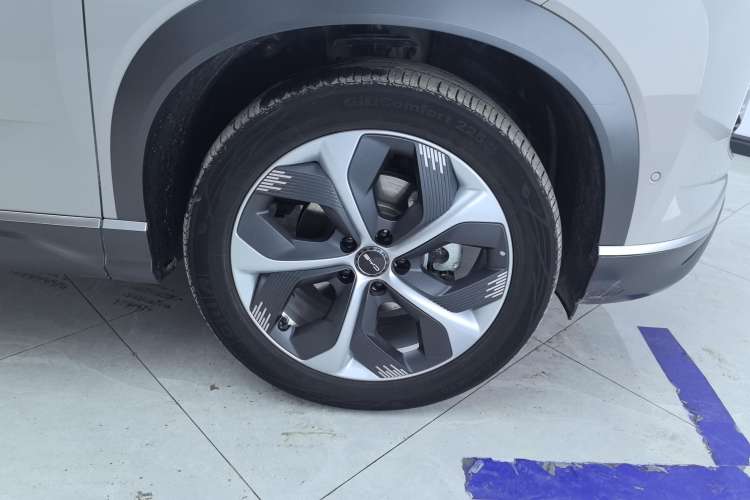 Used BYD Frigate 07 2023 DM-i 100KM Flagship Model Left Front Wheel Hub