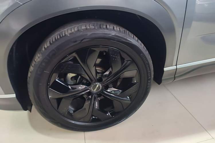 Used BYD Frigate 07 2023 DM-i 100KM Prestige Model Left Front Wheel Hub