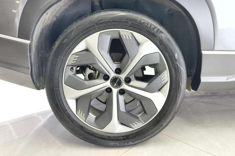 Used BYD Frigate 07 2023 DM-i 100KM Prestige Model Left Front Wheel Hub