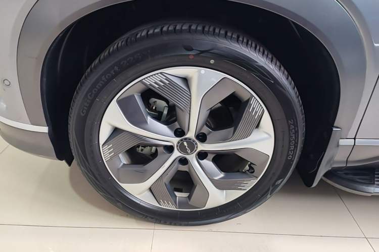 Used BYD Frigate 07 2023 DM-i 100KM Flagship Model Left Front Wheel Hub